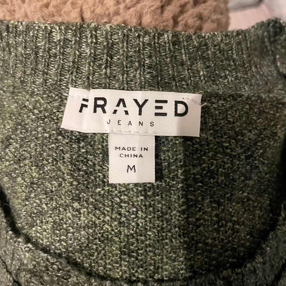 New without tag ! Distressed top - Picture 6 of 6